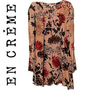 NWOT EN CREME * FLORAL TUNIC SMALL ❤️